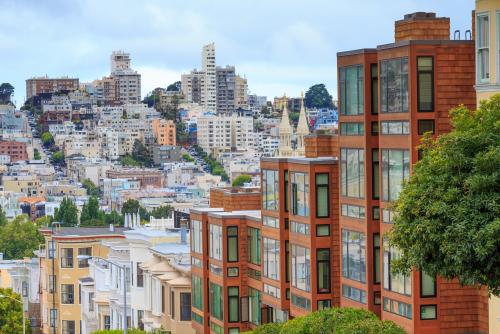 坂が多いサンフランシスコの街並み