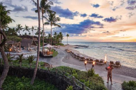 ハワイ島：フォーシーズンズ リゾート フアラライ　外観