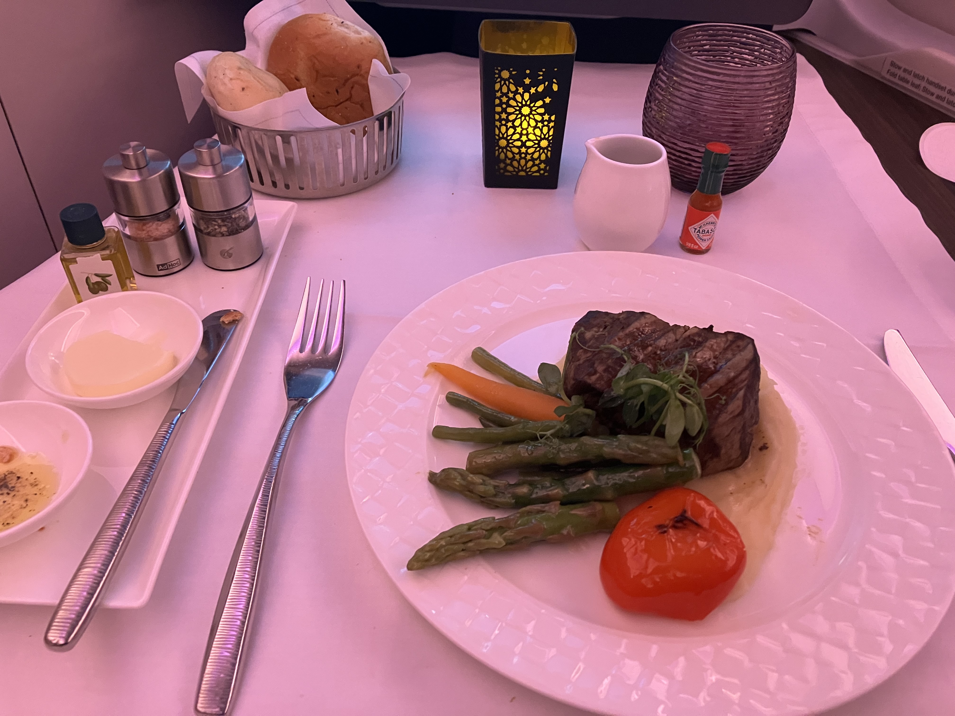 ビジネスクラスの機内食