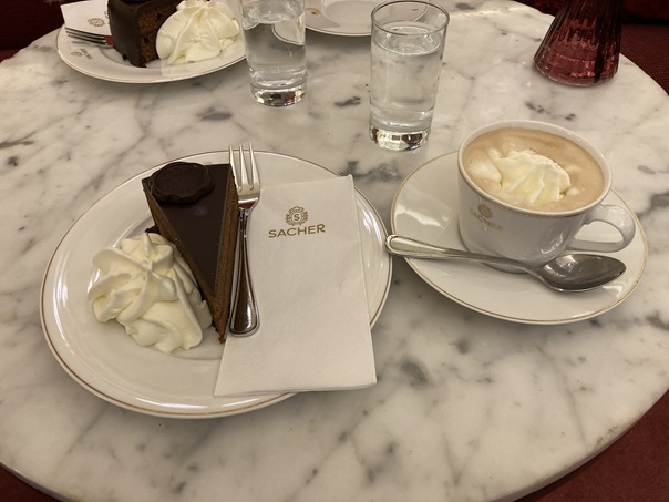 ホテル「ザッハー」のザッハートルテ