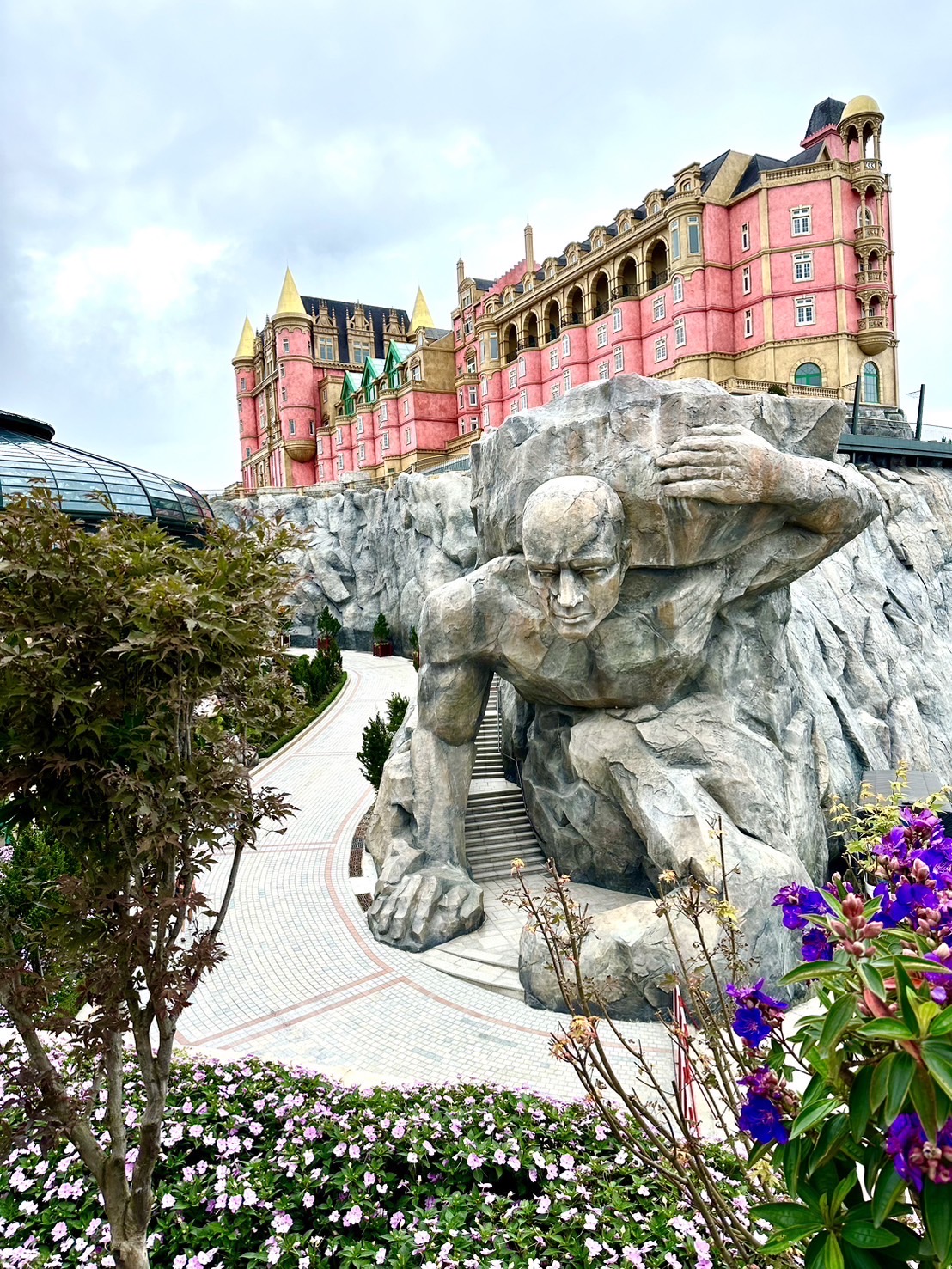 テーマパークらしいおもしろい作り