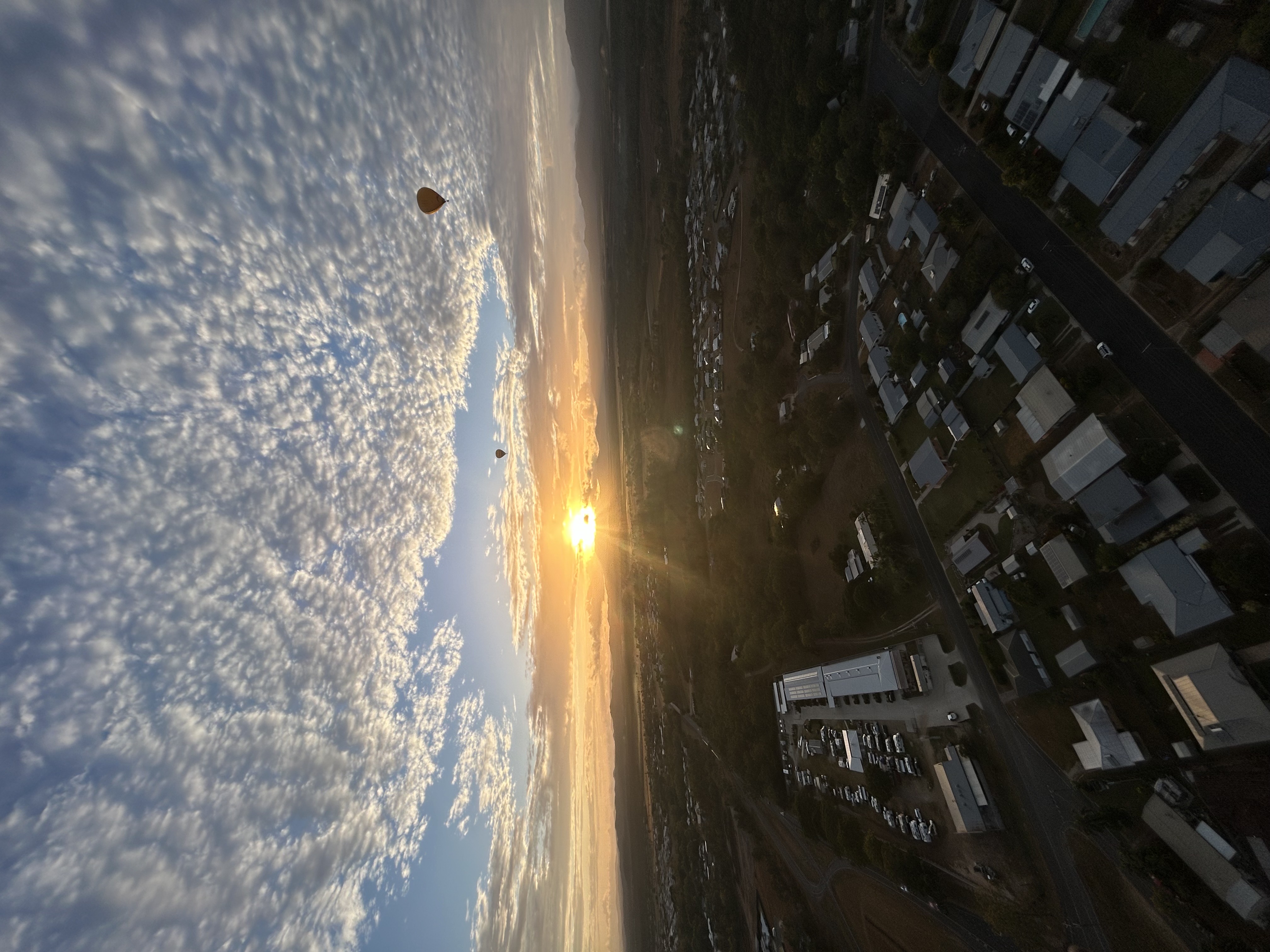 気球から見えた美しいサンライズ