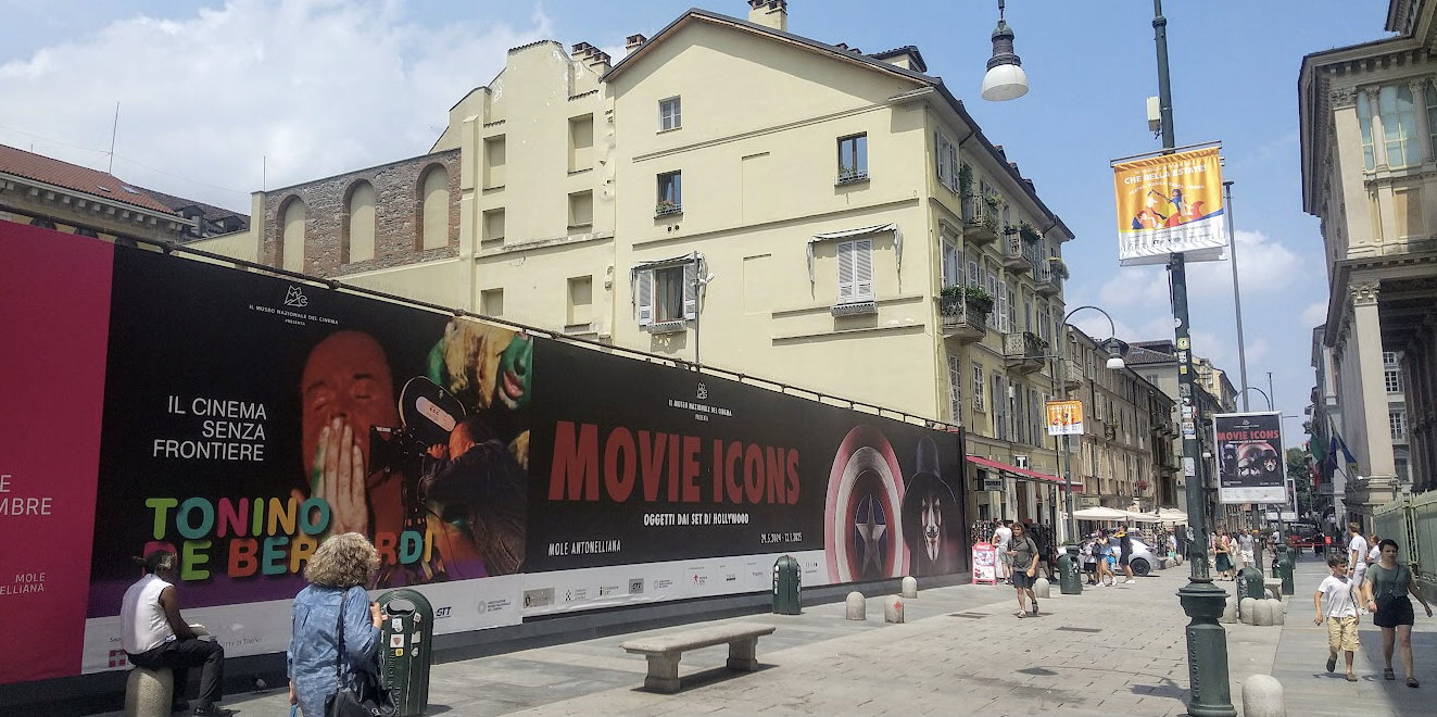 トリノ 映画博物館の広告