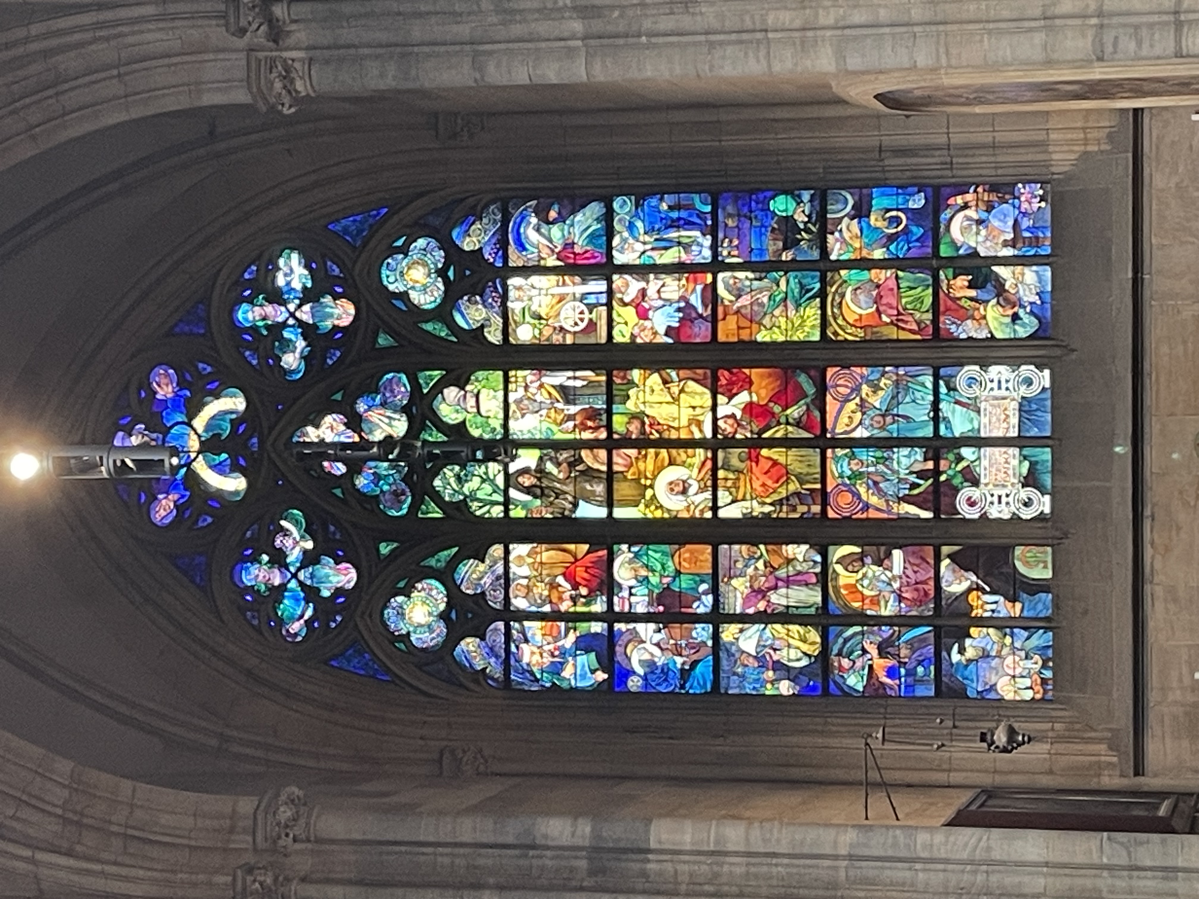 ミシャのステンドグラス