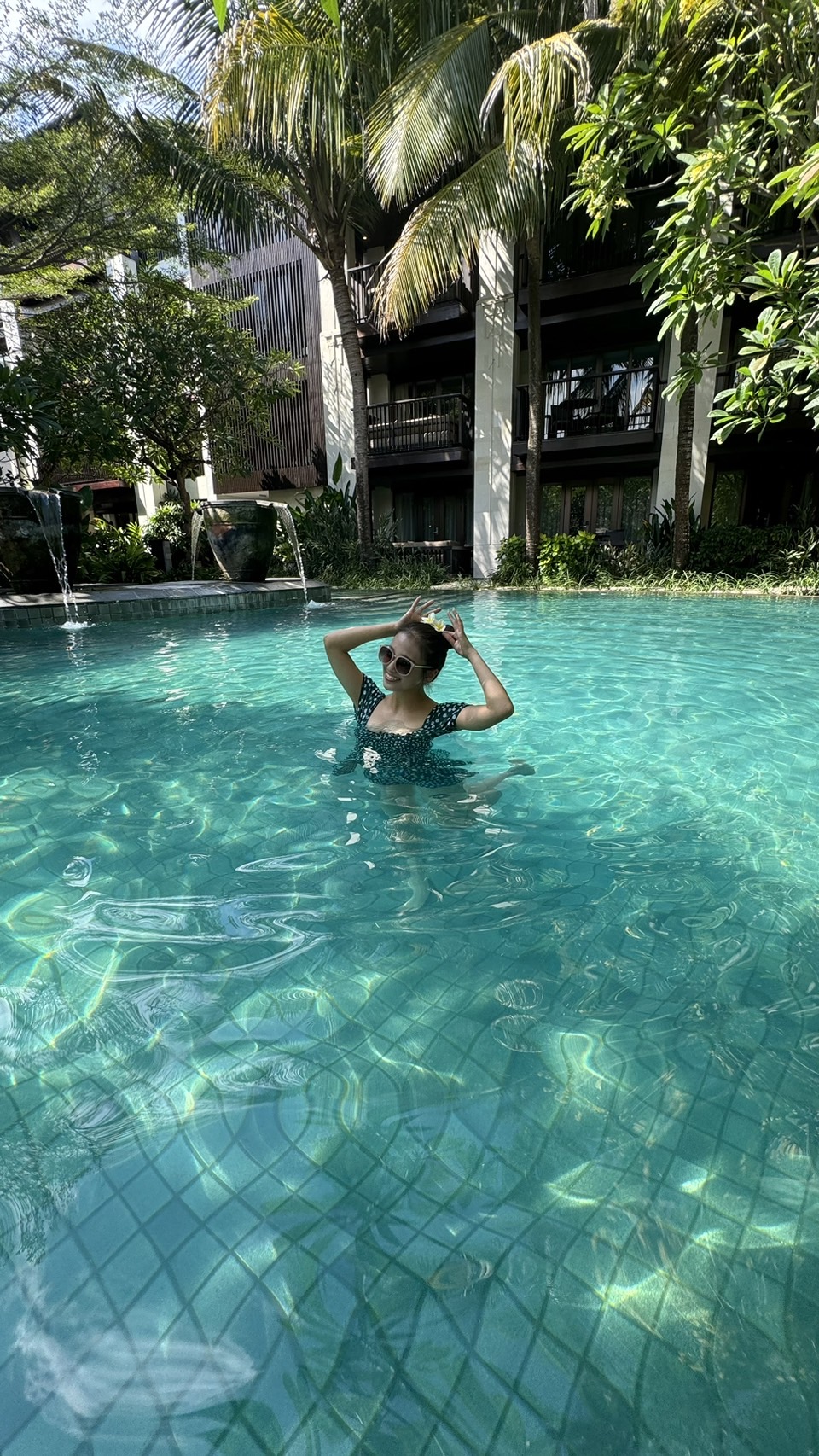 ホテルのプール