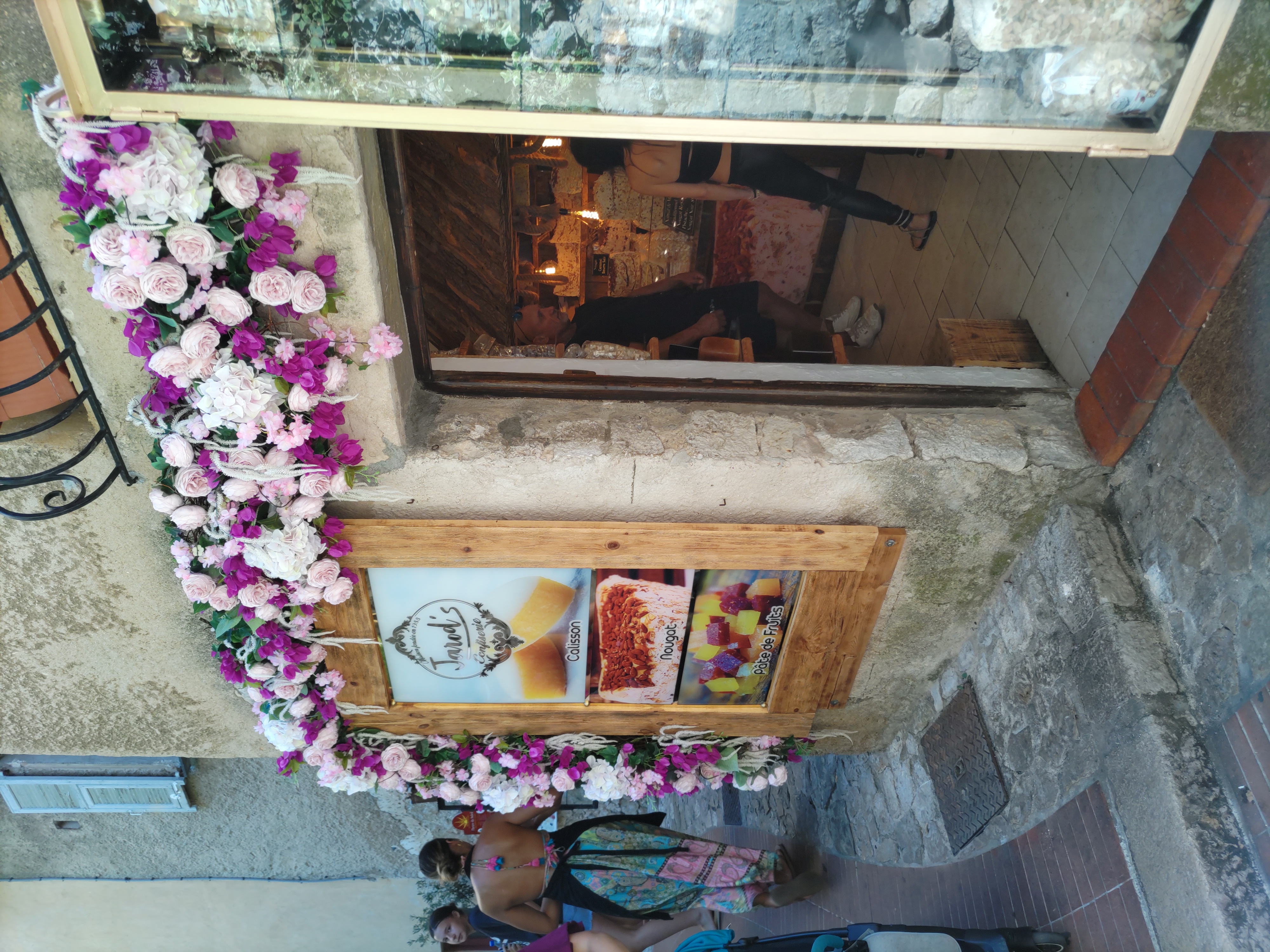 おとぎ話に出てくるような可愛い街エズ村