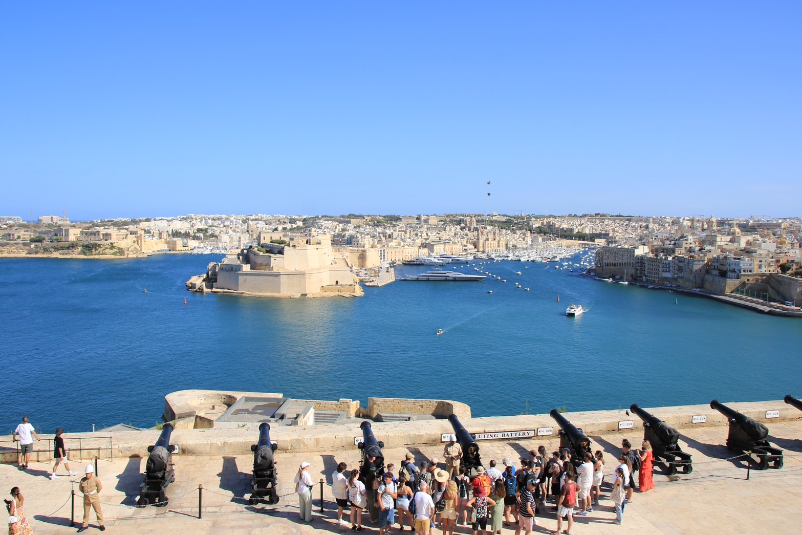 アッパー・バラッカ・ガーデンの大砲