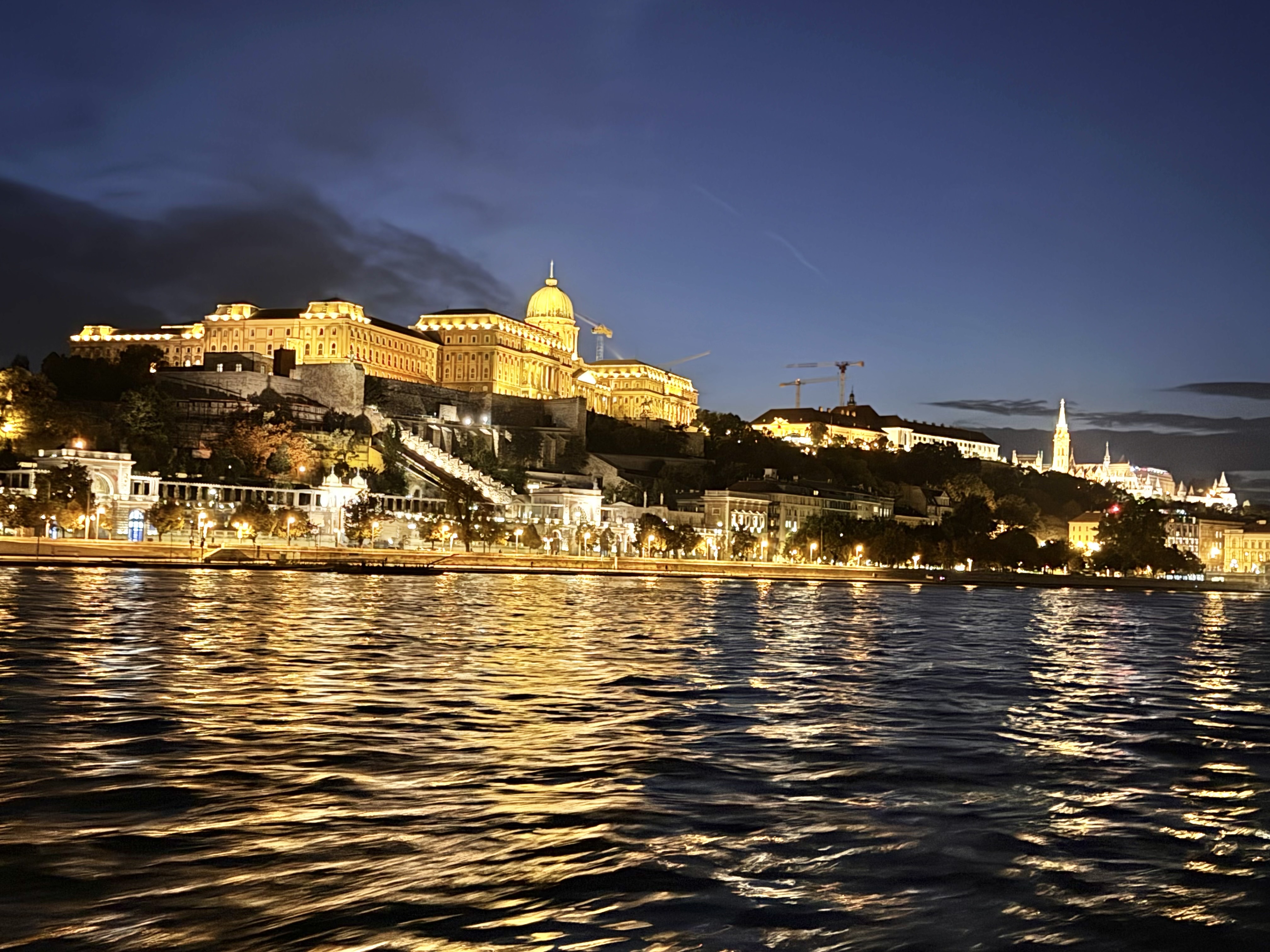 ブダペスト ドナウ川クルーズ２