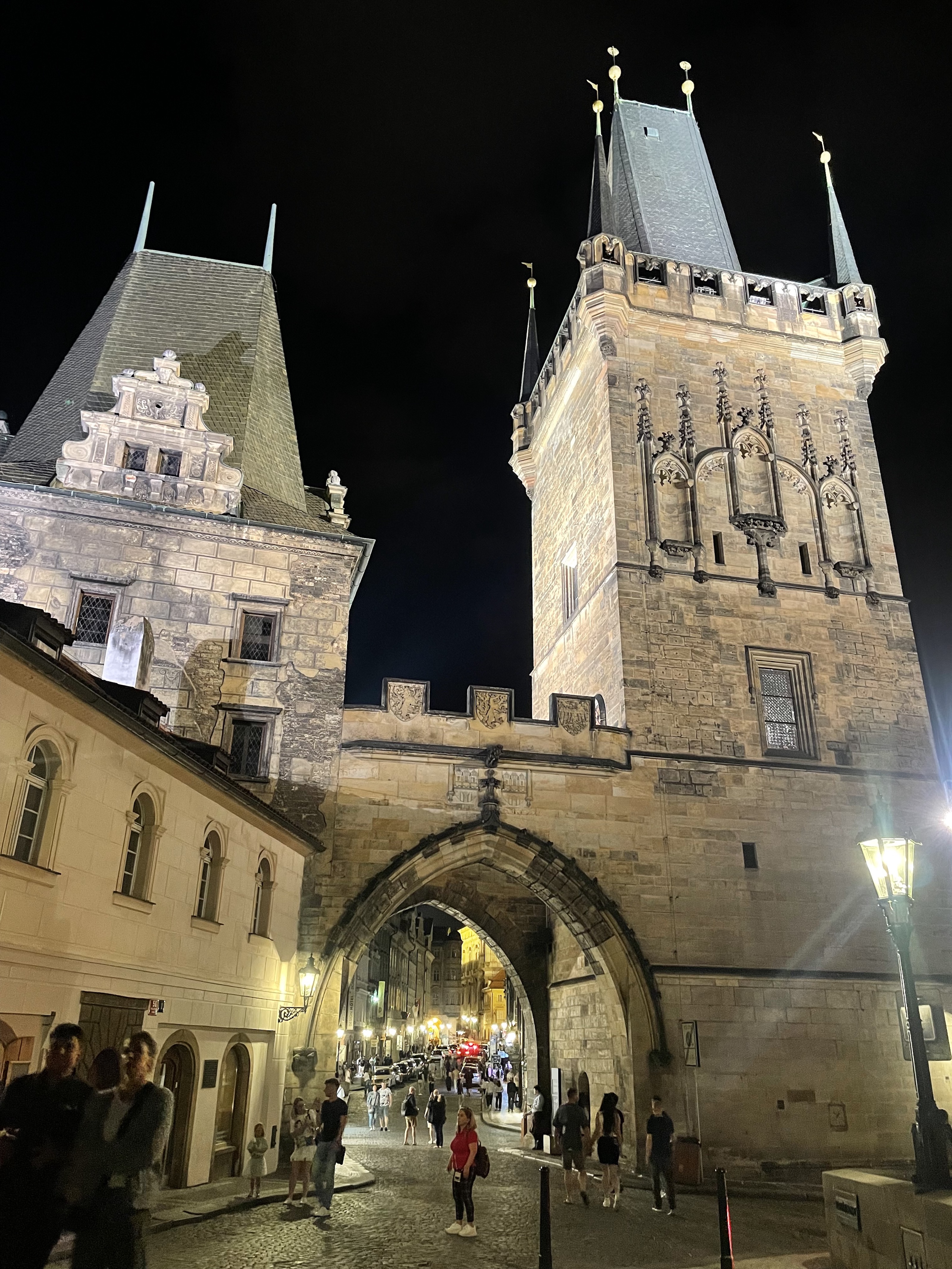 ライトアップされたカレル橋