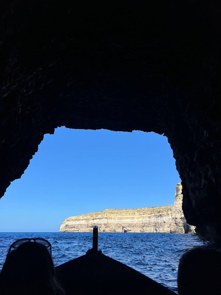 アズール・ウィンドウ