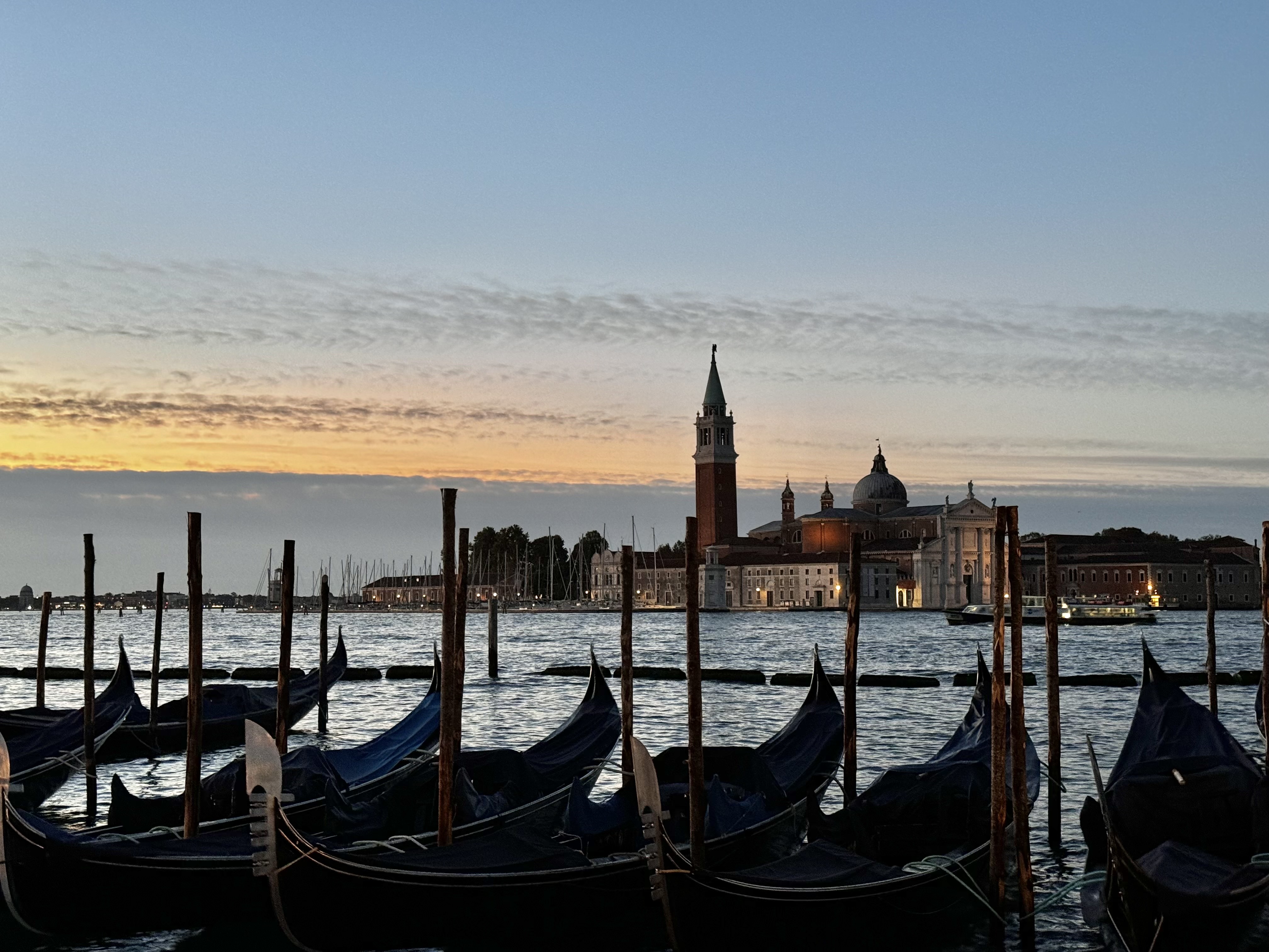 カナルグランデ朝焼け