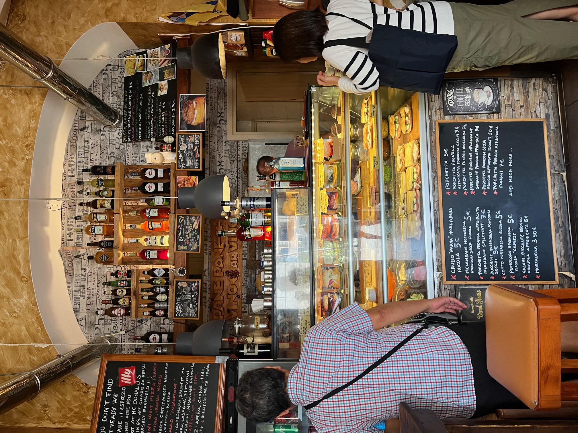 ナポリにあるパニーニがおいしいお店