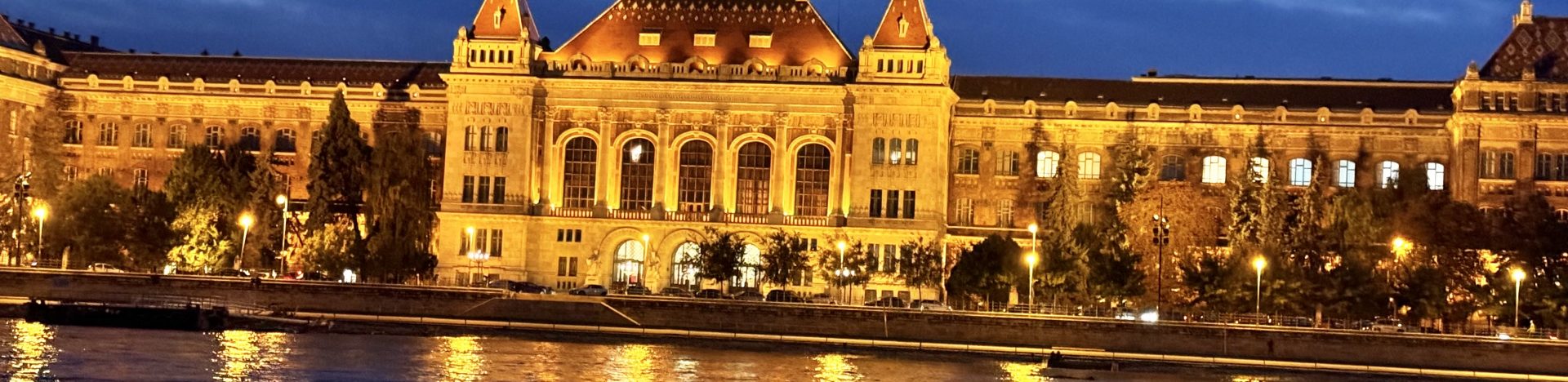 ブダペスト ドナウ川クルーズ２