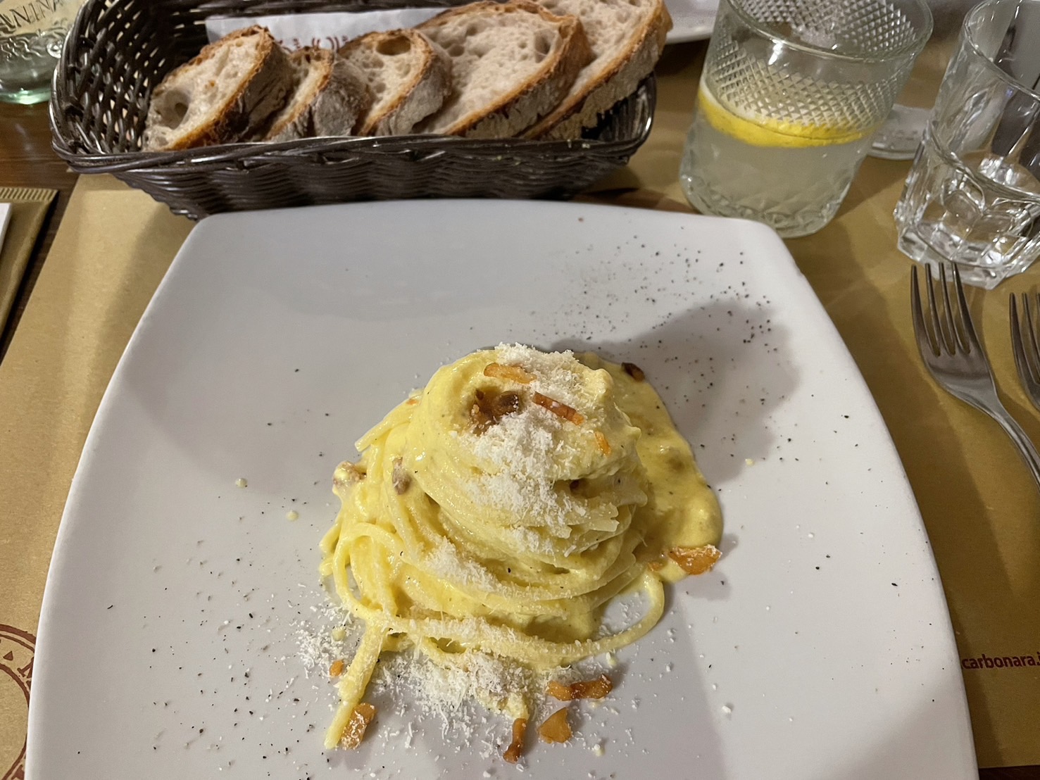 「ラ・カルボナーラ」で食べた本場のカルボナーラ