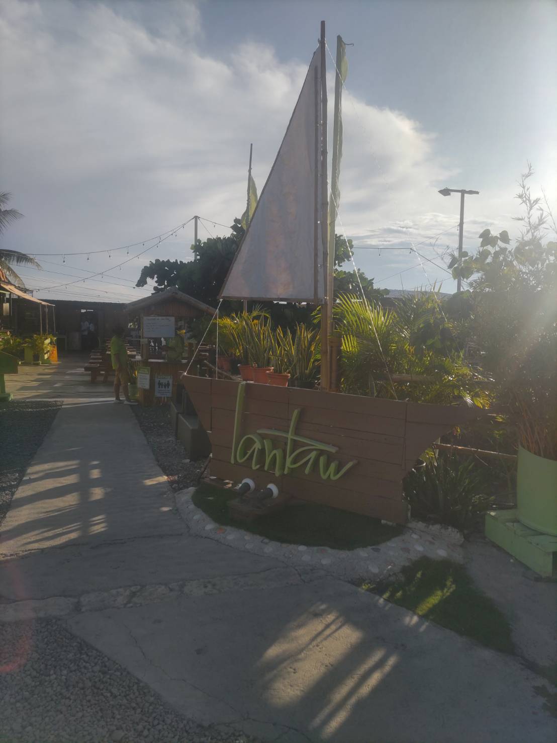 ランタウ（水上レストラン）