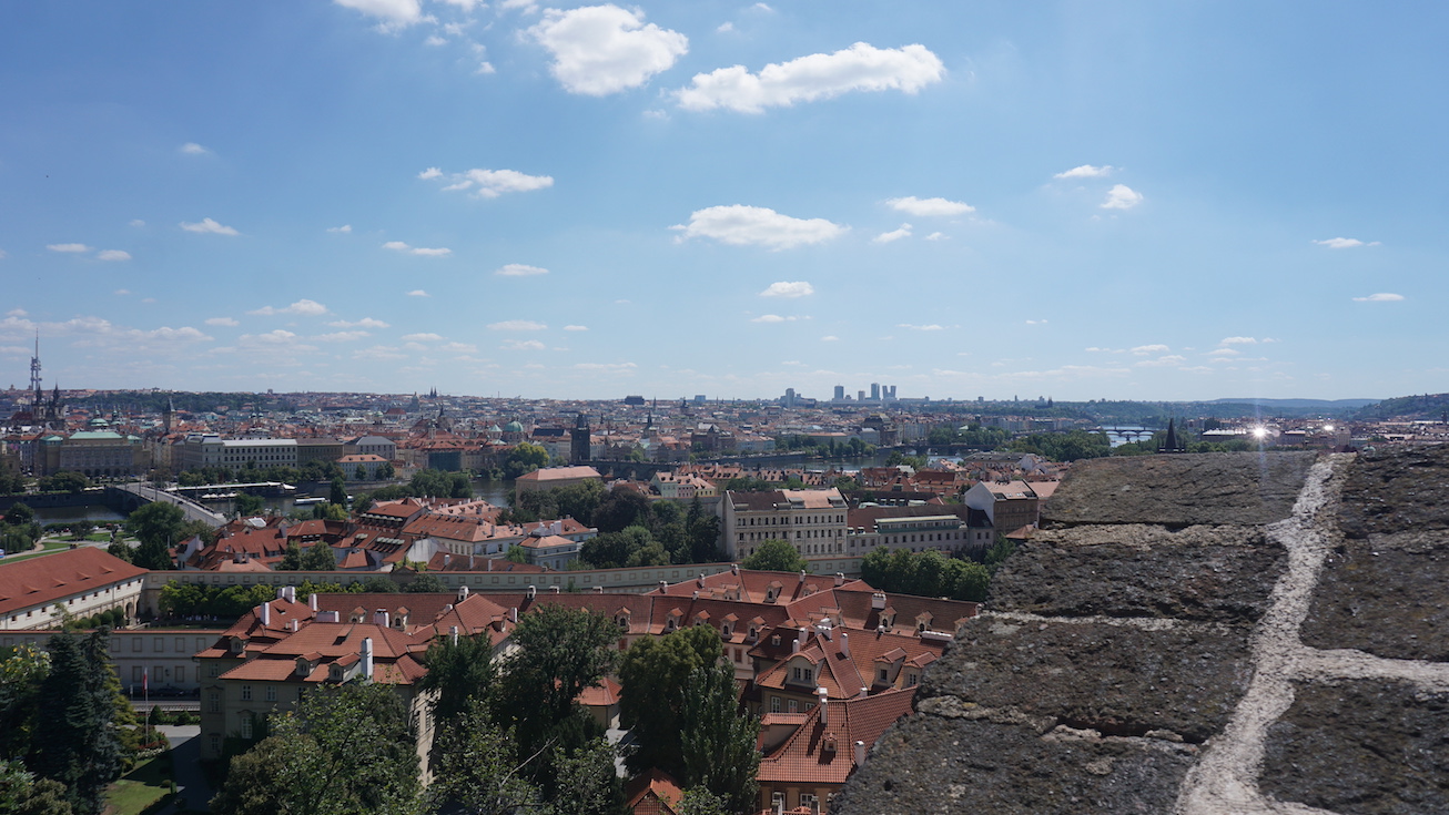 プラハ城から見下ろす街並み