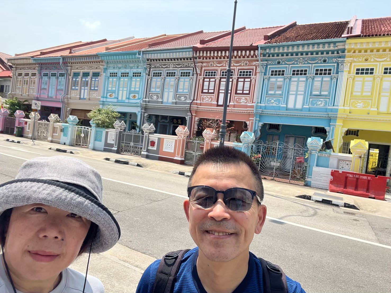 カラフルな建物が立ち並ぶカトン地区