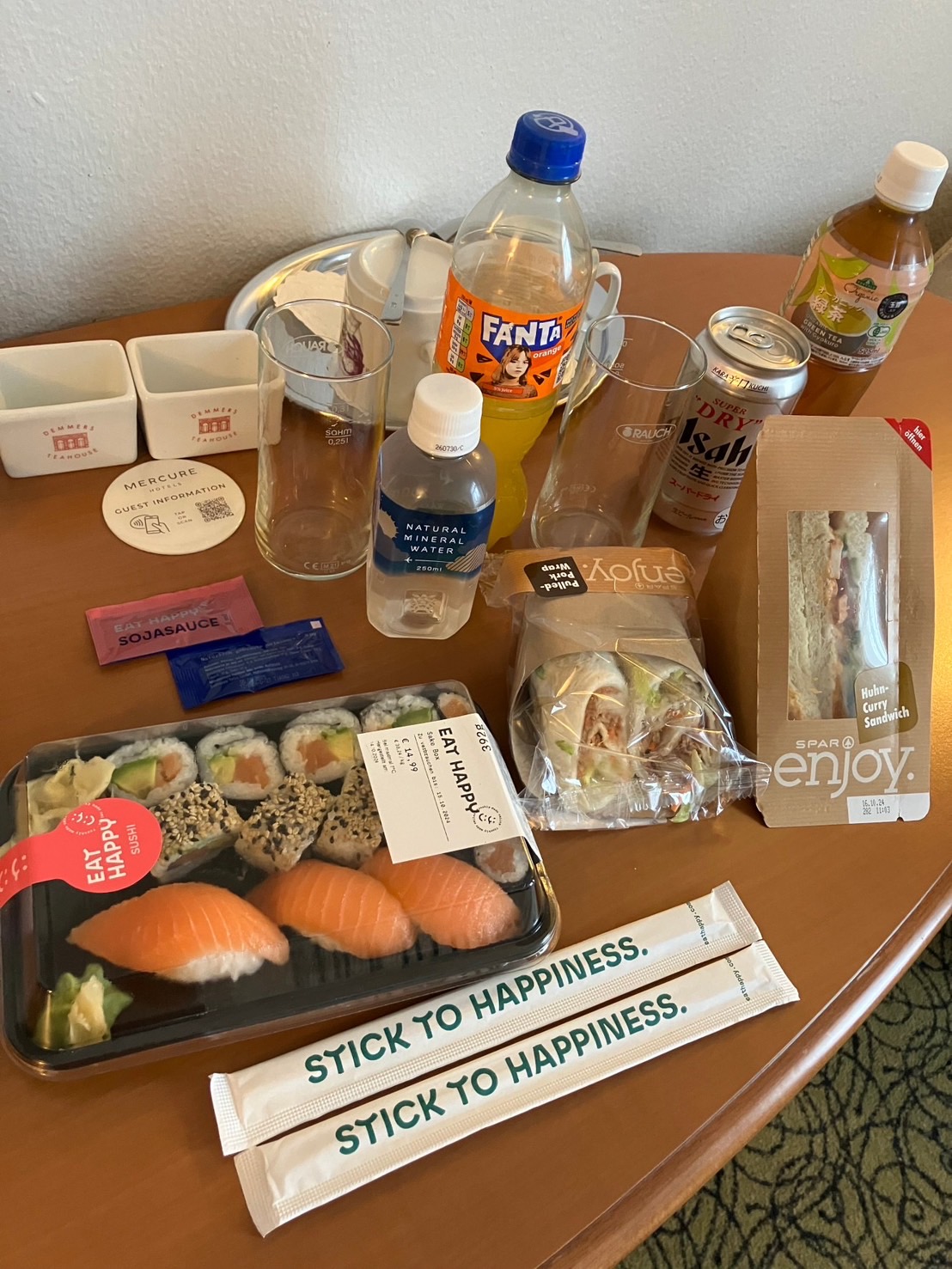 旅も終盤、日本食が恋しくなりお寿司をテイクアウト