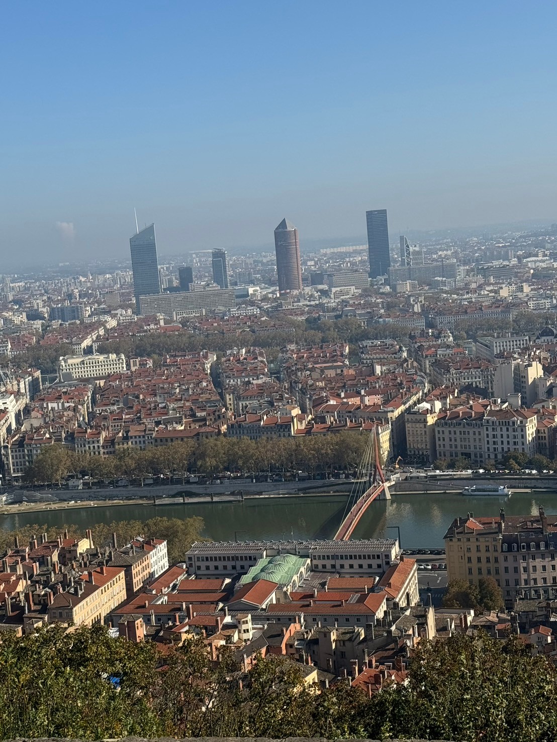 フルヴィエールの丘から臨むリヨンの街並み