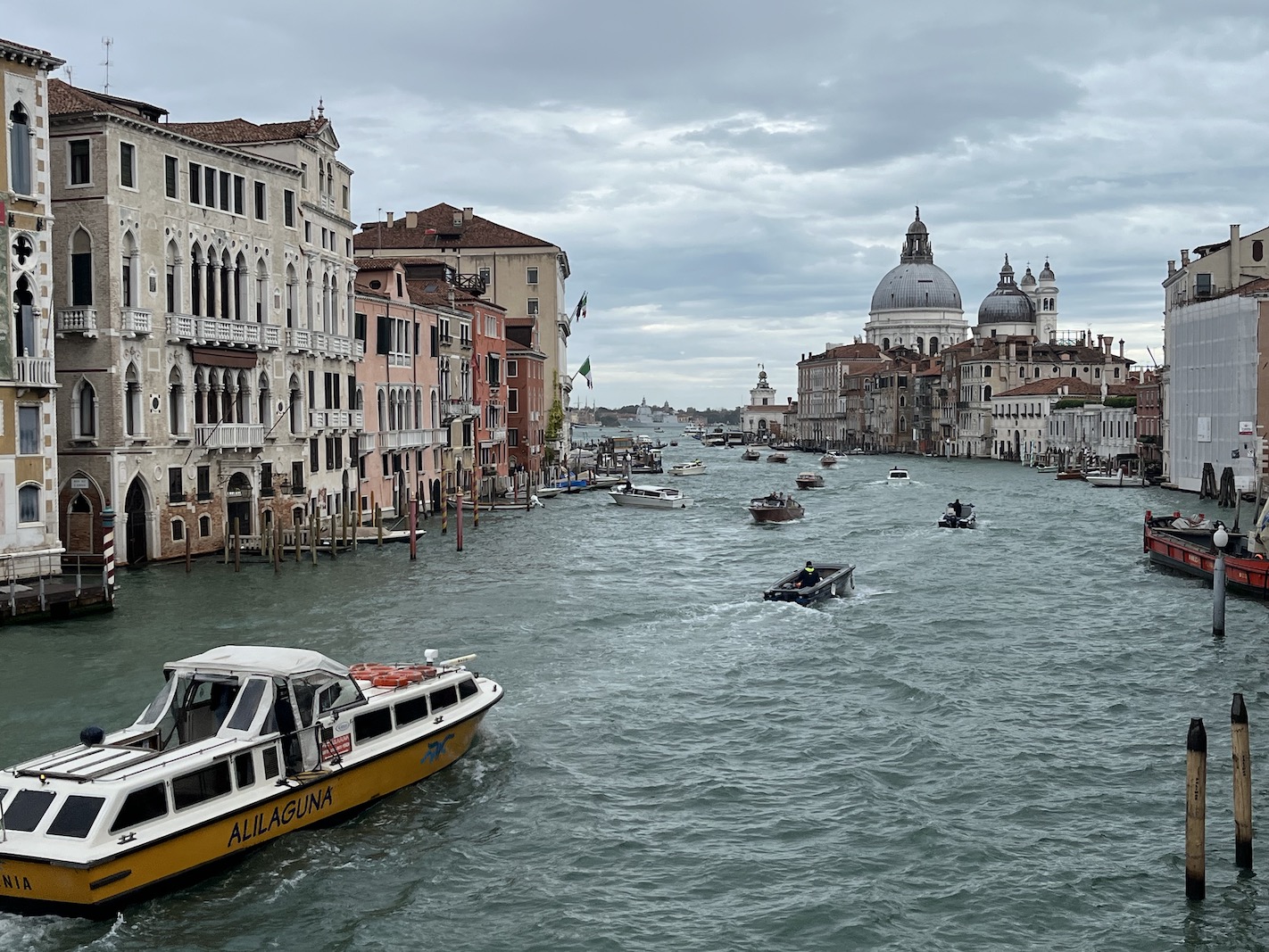 アカデミア橋からの眺め