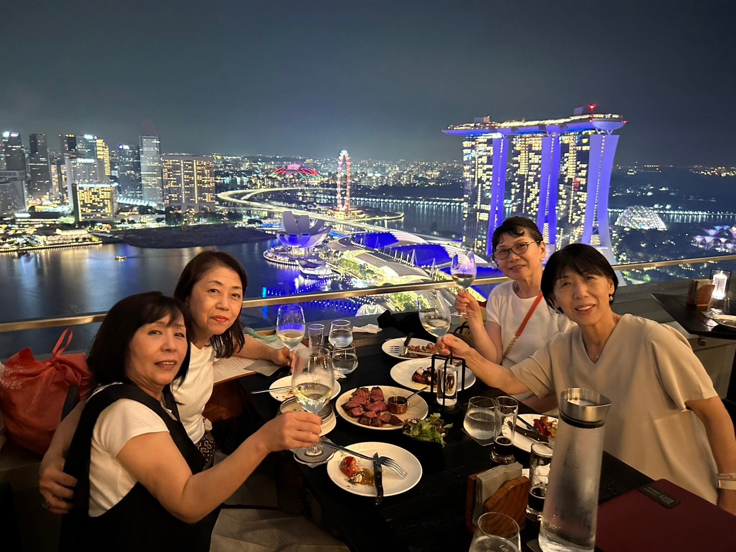 レストラン「Level 33」