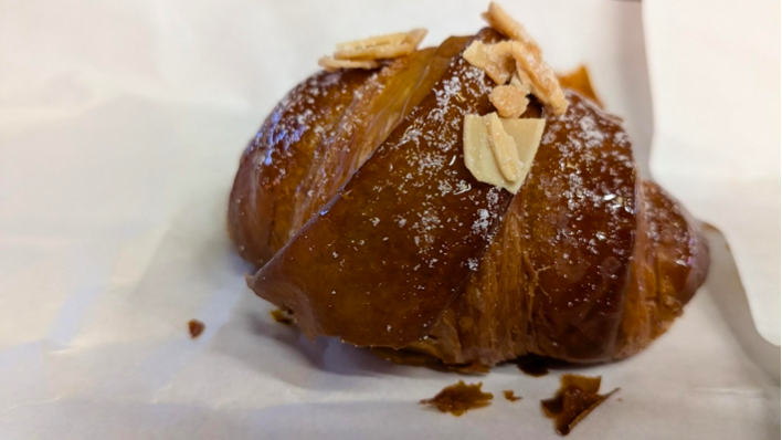 クロワッサンもパリパリでおいしい！