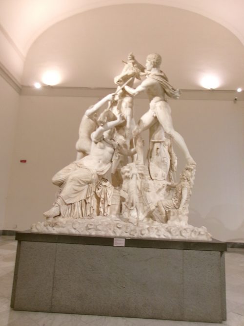 ②ナポリ国立考古学博物館「ファルネーゼの雄牛」