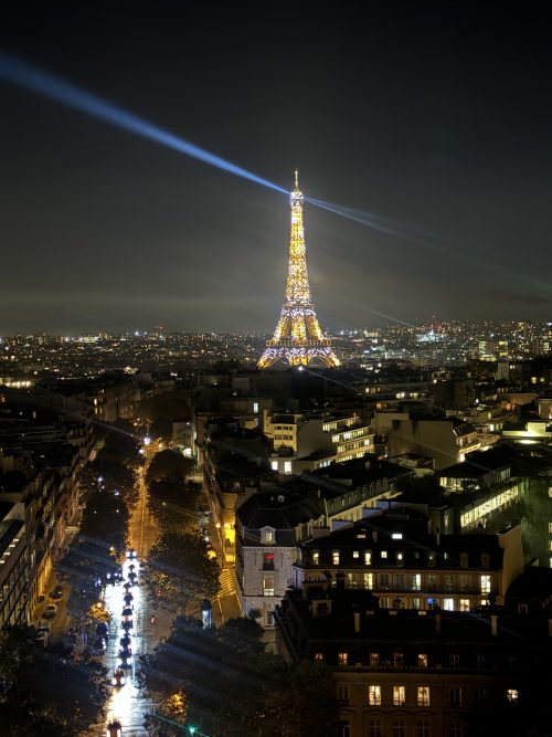 エッフェル塔のシャンパンフラッシュ