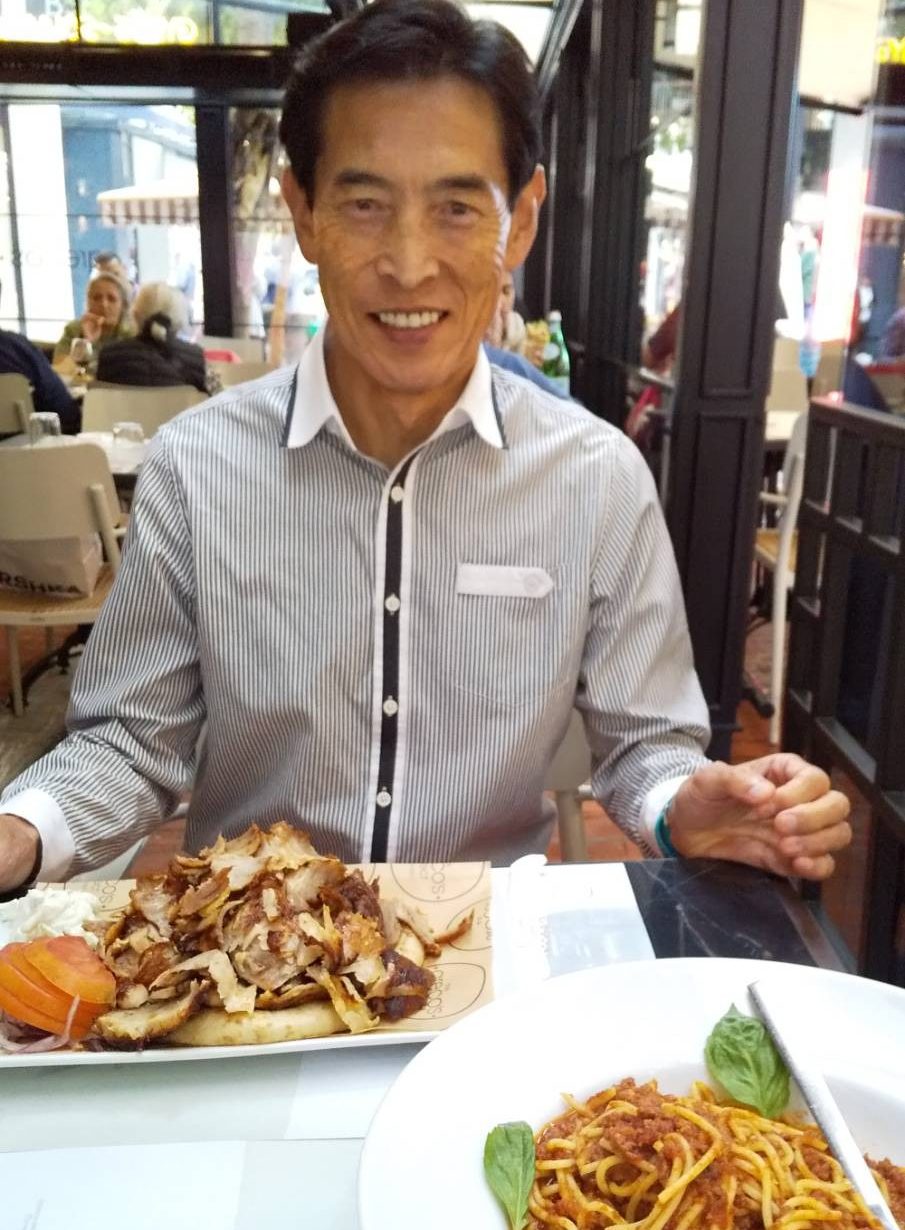 昼食でいただいたスパゲッティとケバブ料理