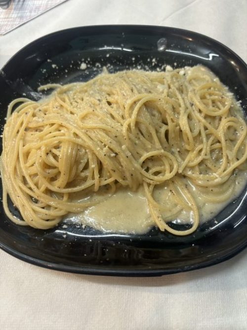 シンプルながら美味！カチョエペペ