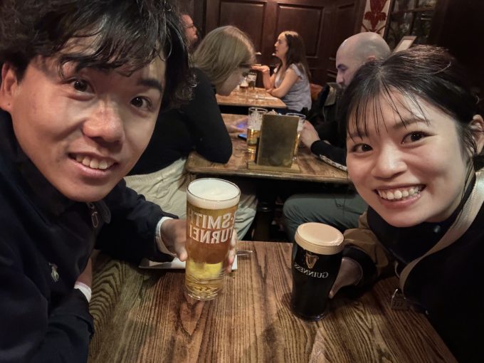 試合前にビールで一息