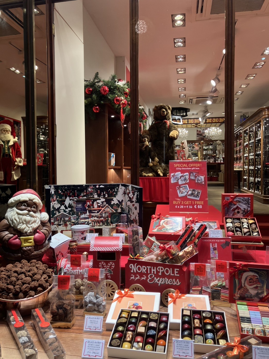 帰りがけにチョコレートを追加で大量購入