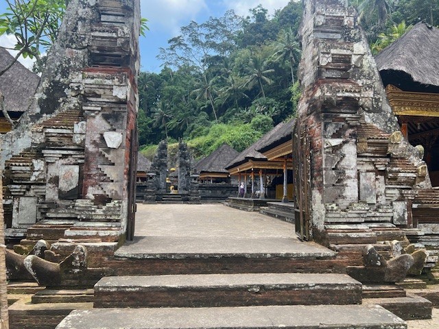 グヌンカゥイ寺院