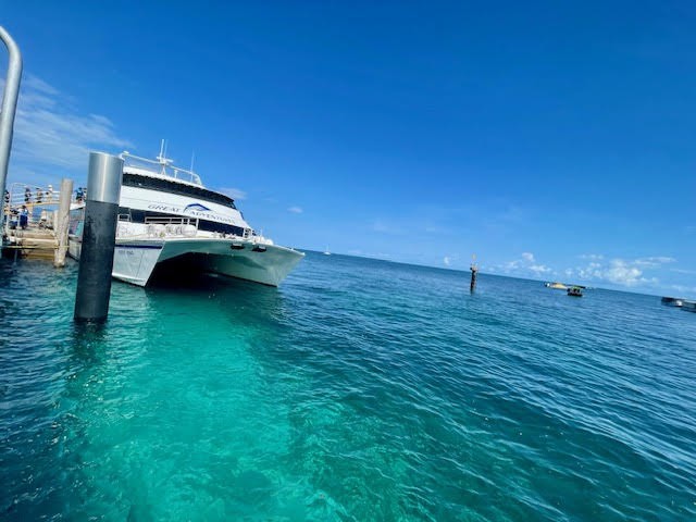 グリーン島行きのフェリー