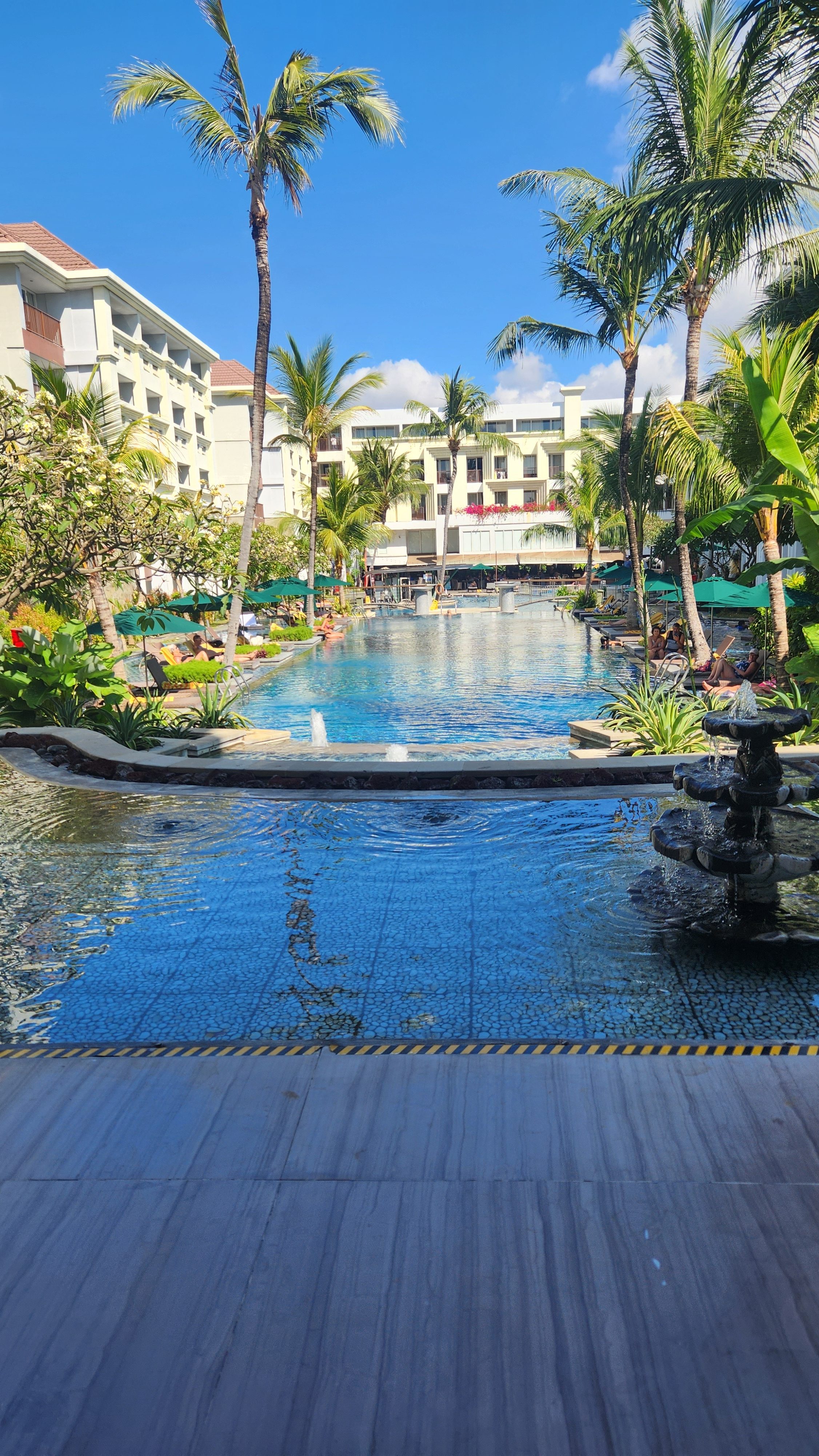 ホテル「サヌール リゾート ワトゥジンバー」