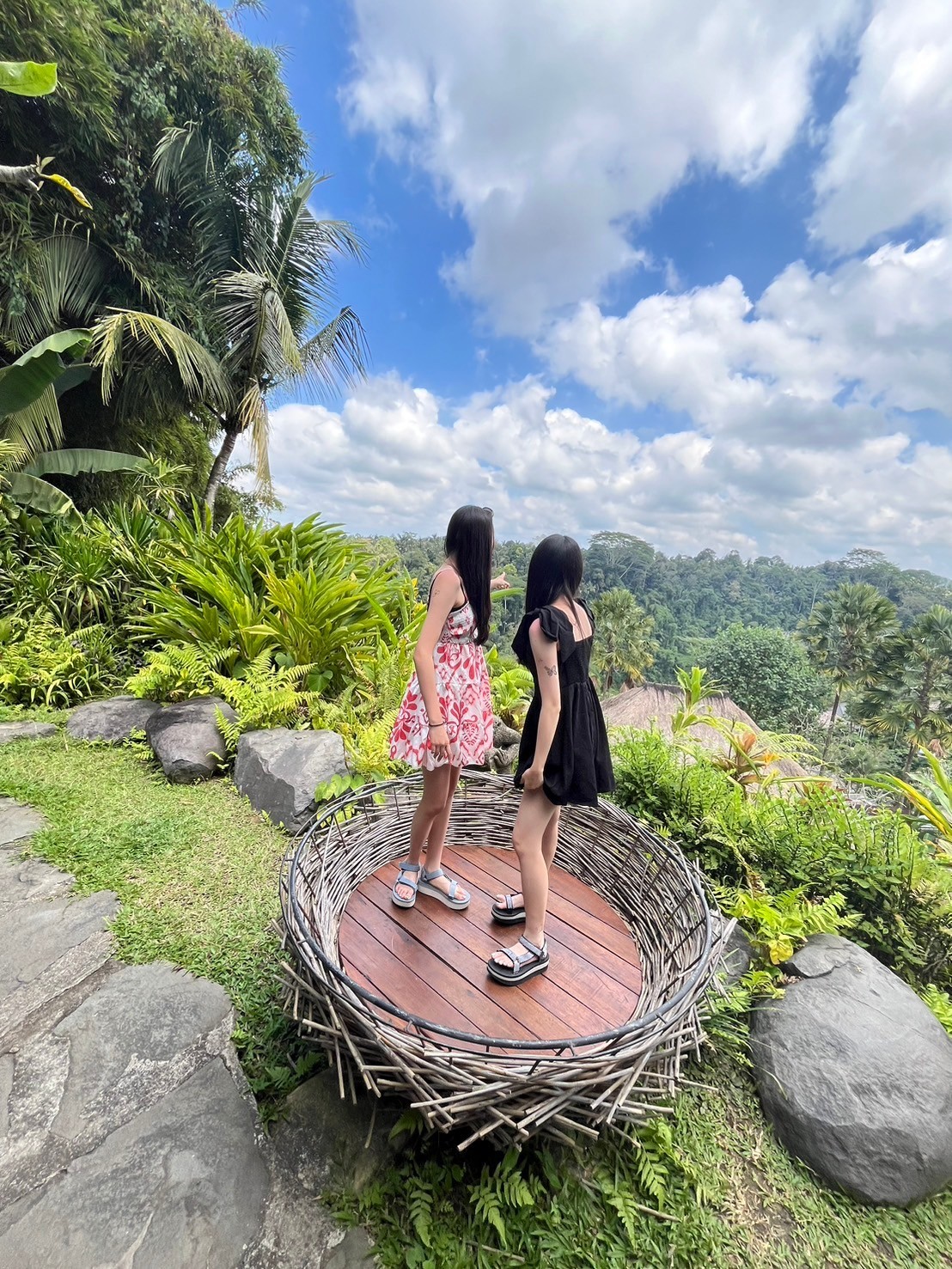 ランチは「Taman  Dedari」へ