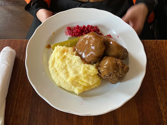 巨大なミートボール、スープもミートボールも美味しかったです