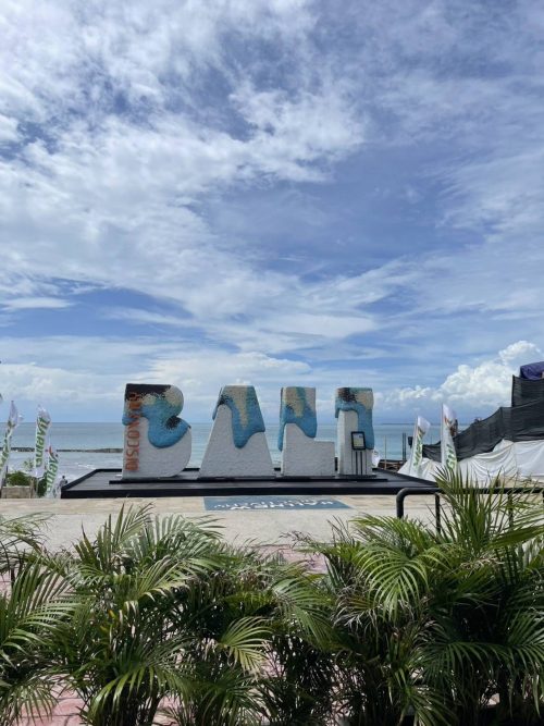 海沿いはリゾートな雰囲気満点