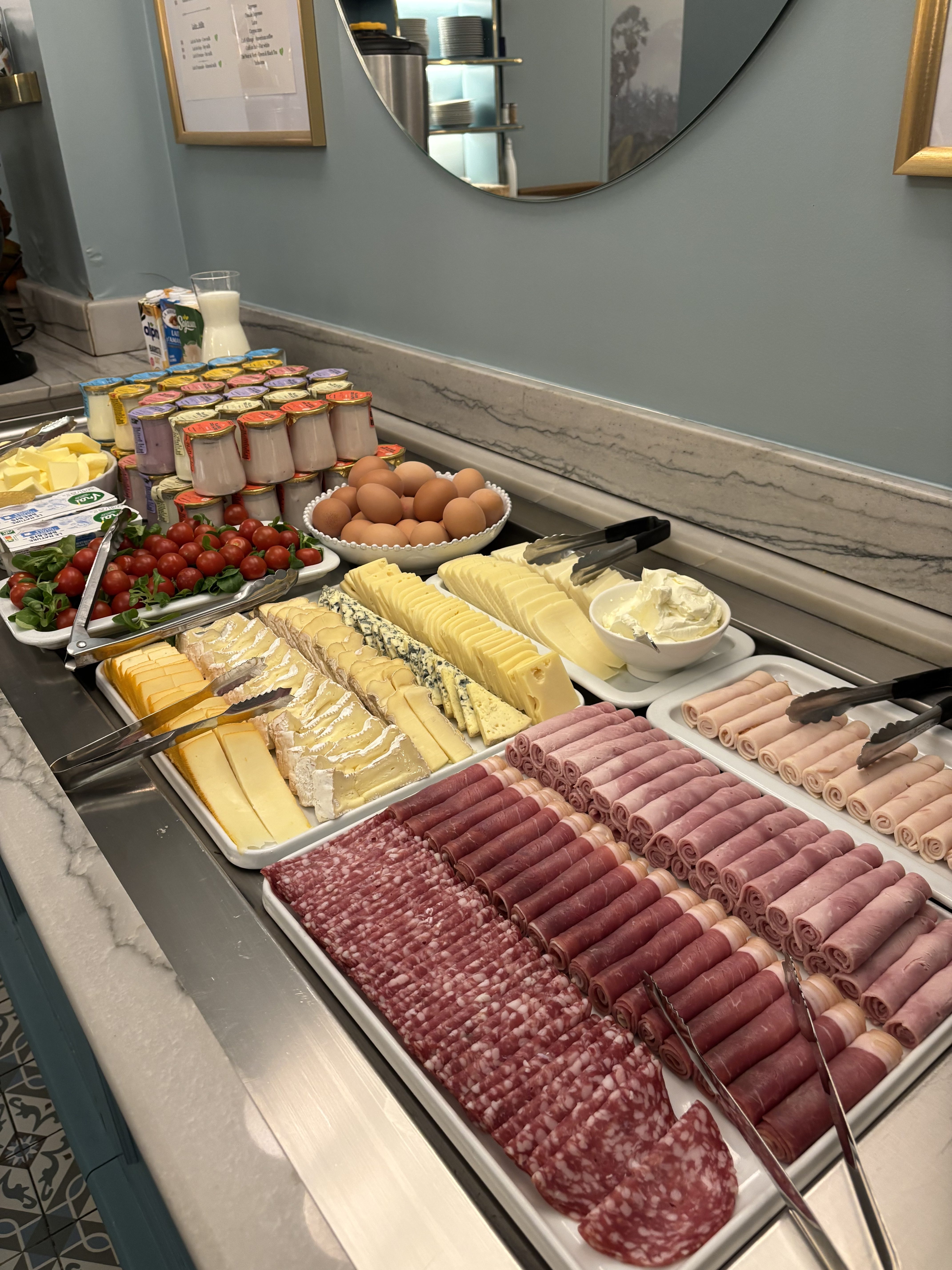 ハムやチーズ、種類も豊富でした！