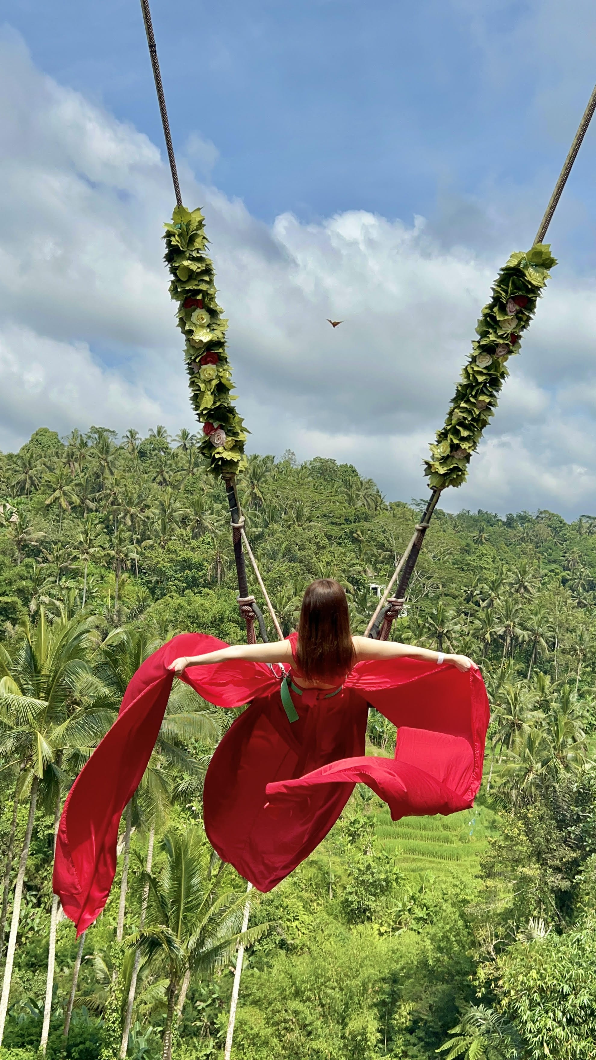 happy swing bali でドレスを着てブランコ。風が気持ちよかったです！