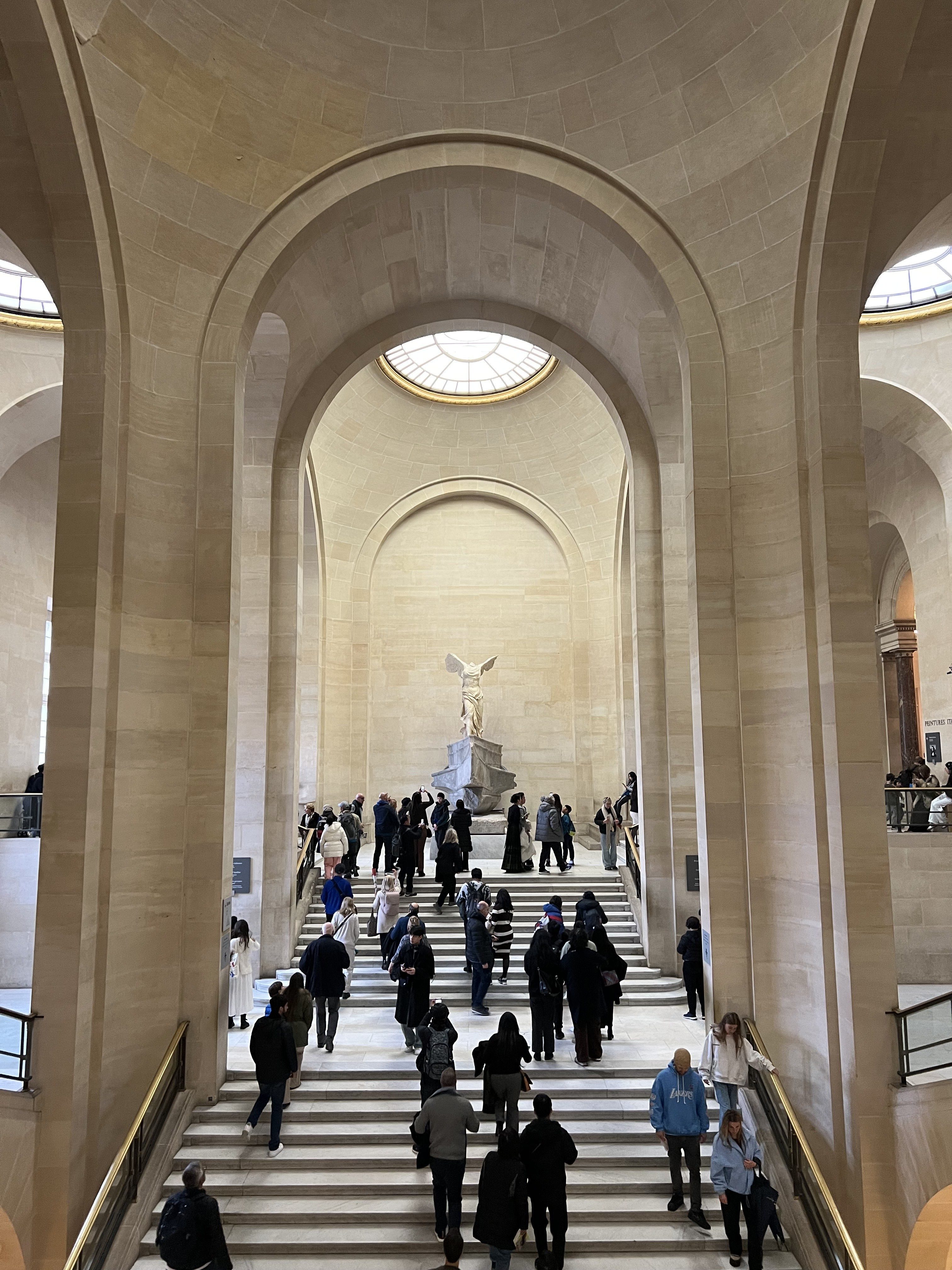 ルーブル美術館『サモトラケのニケ』