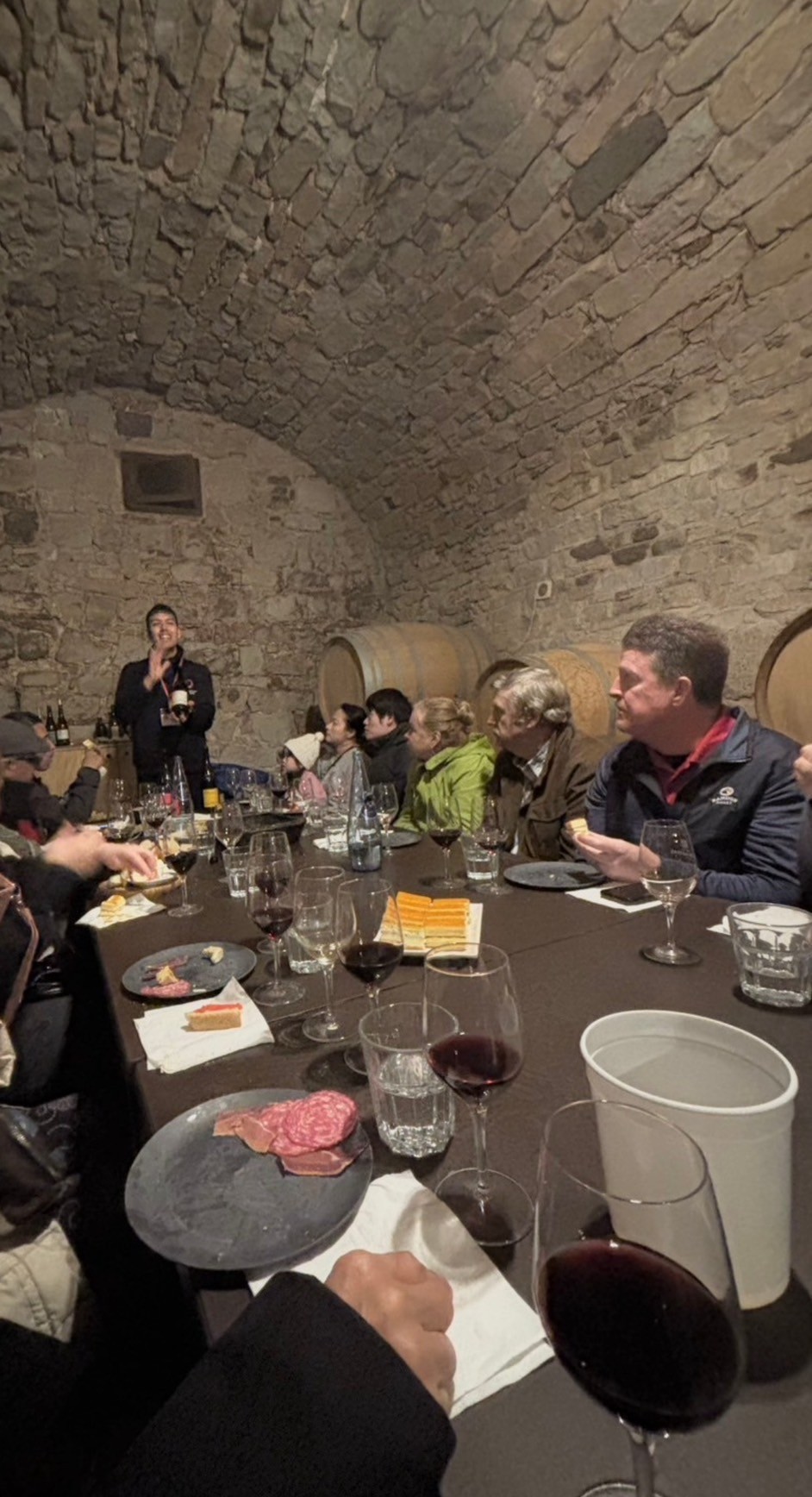 ワイナリーにてタパス&ワイン