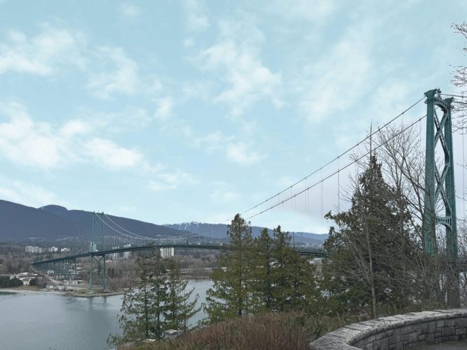 ライオンゲートブリッジ