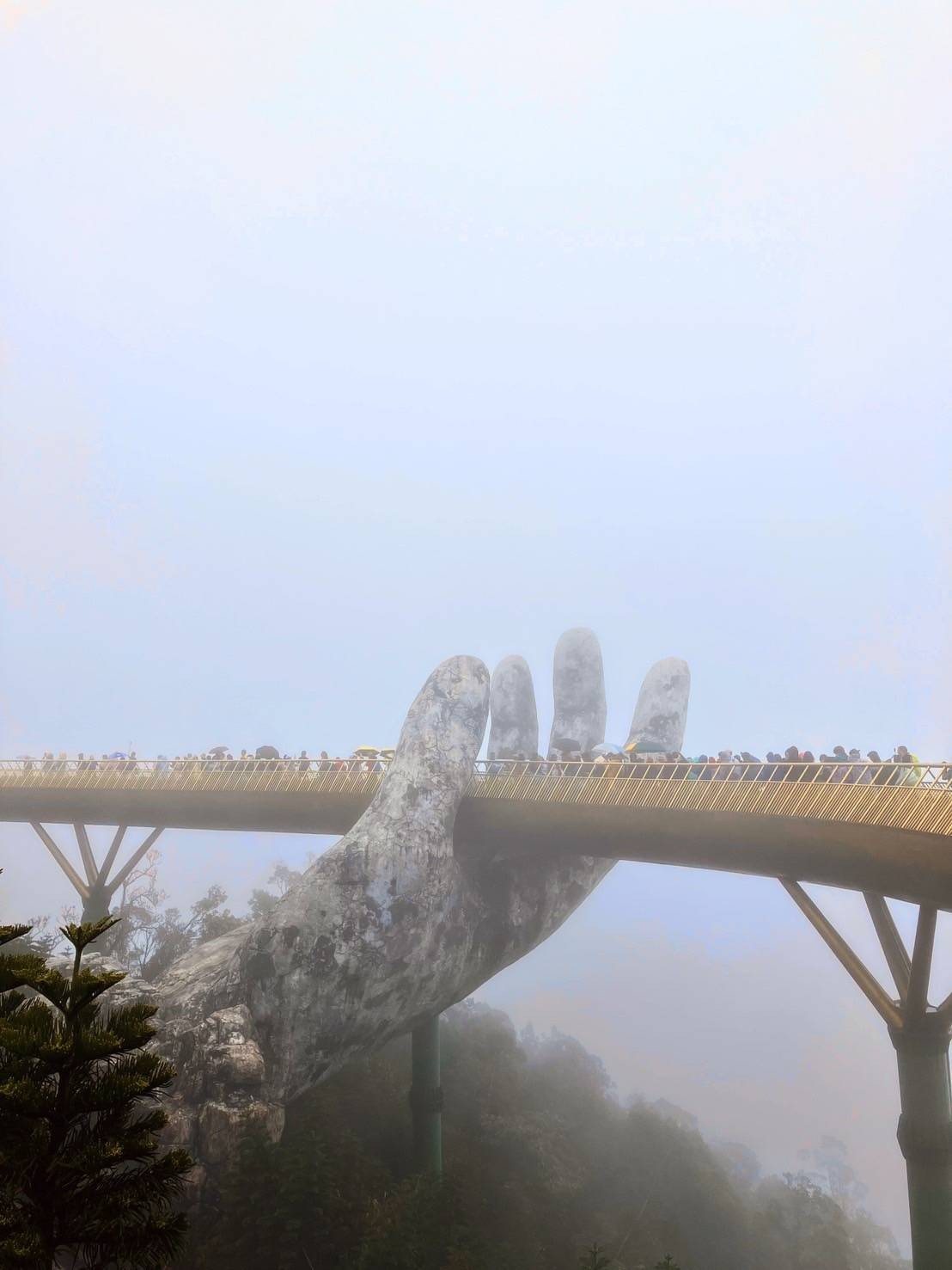 ド迫力の神の手