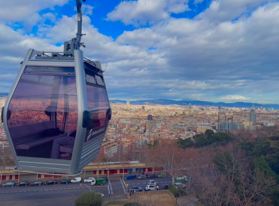 モンジュエックの丘へ