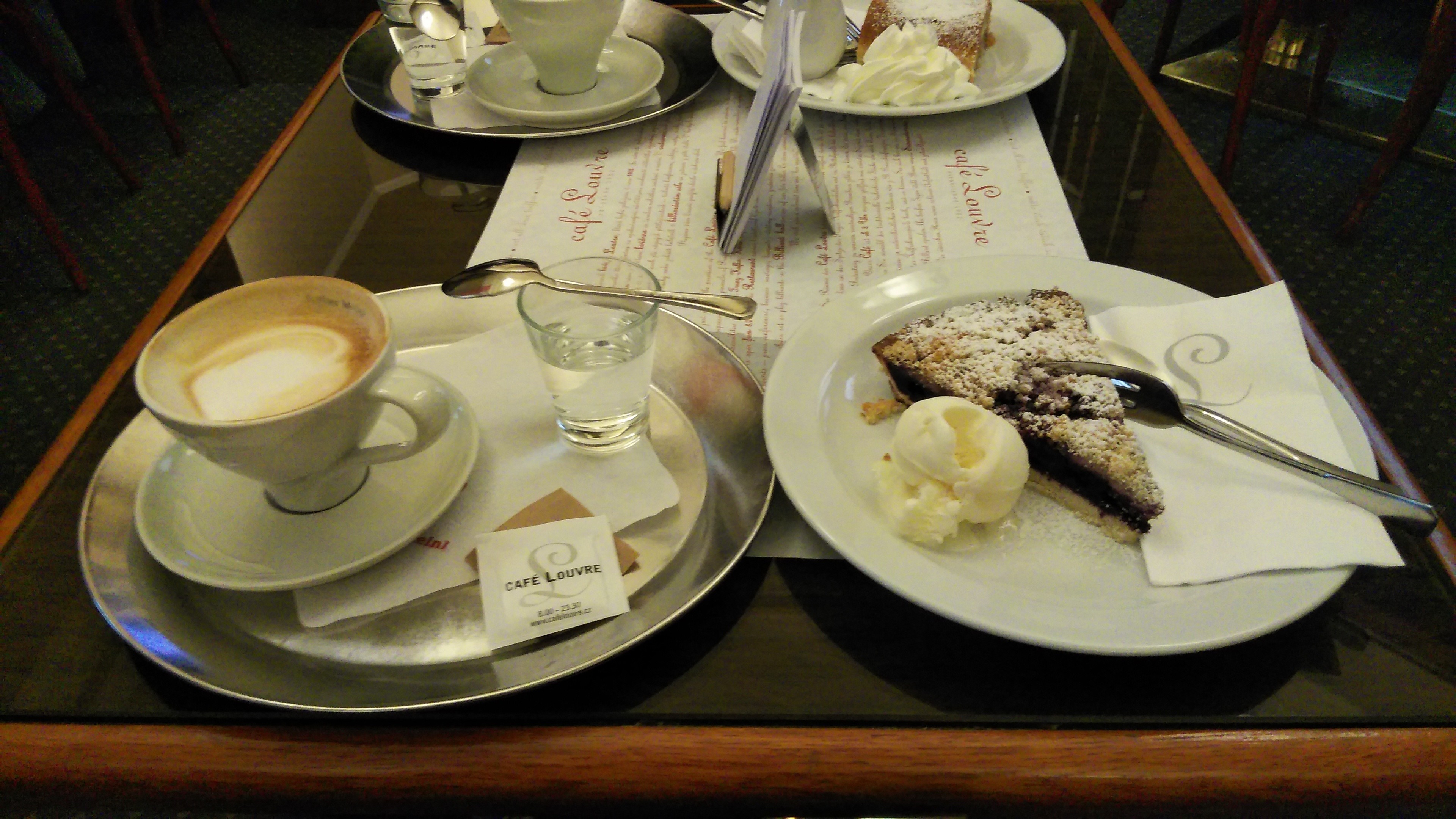 カフェルーブルでティータイム