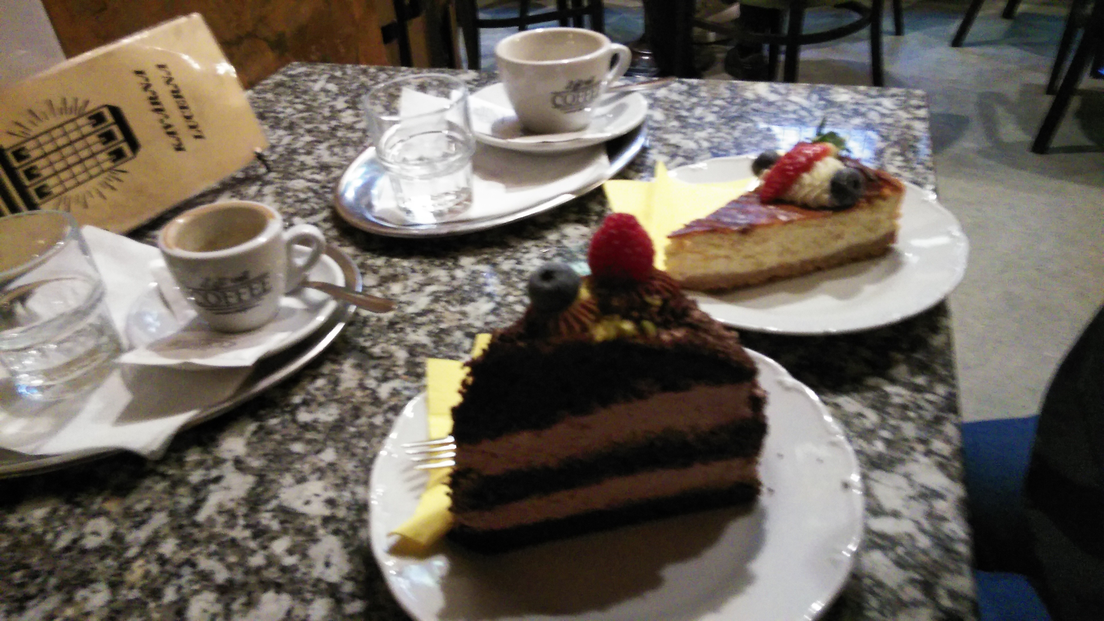 パサージュ内のカフェ「Palac Lucerna」