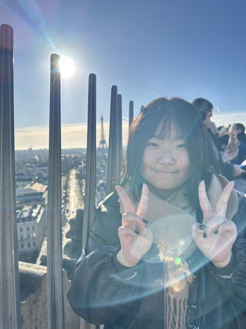 凱旋門の上にも上りました！