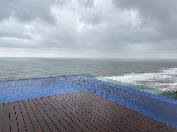 ホテルのプール