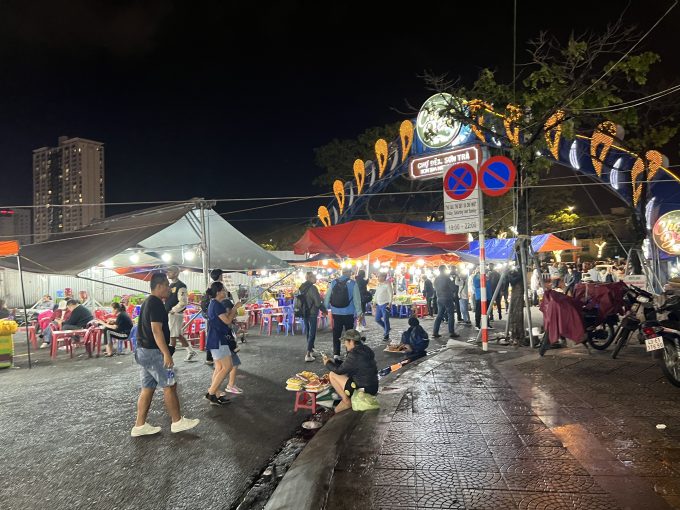 ナイトマーケット